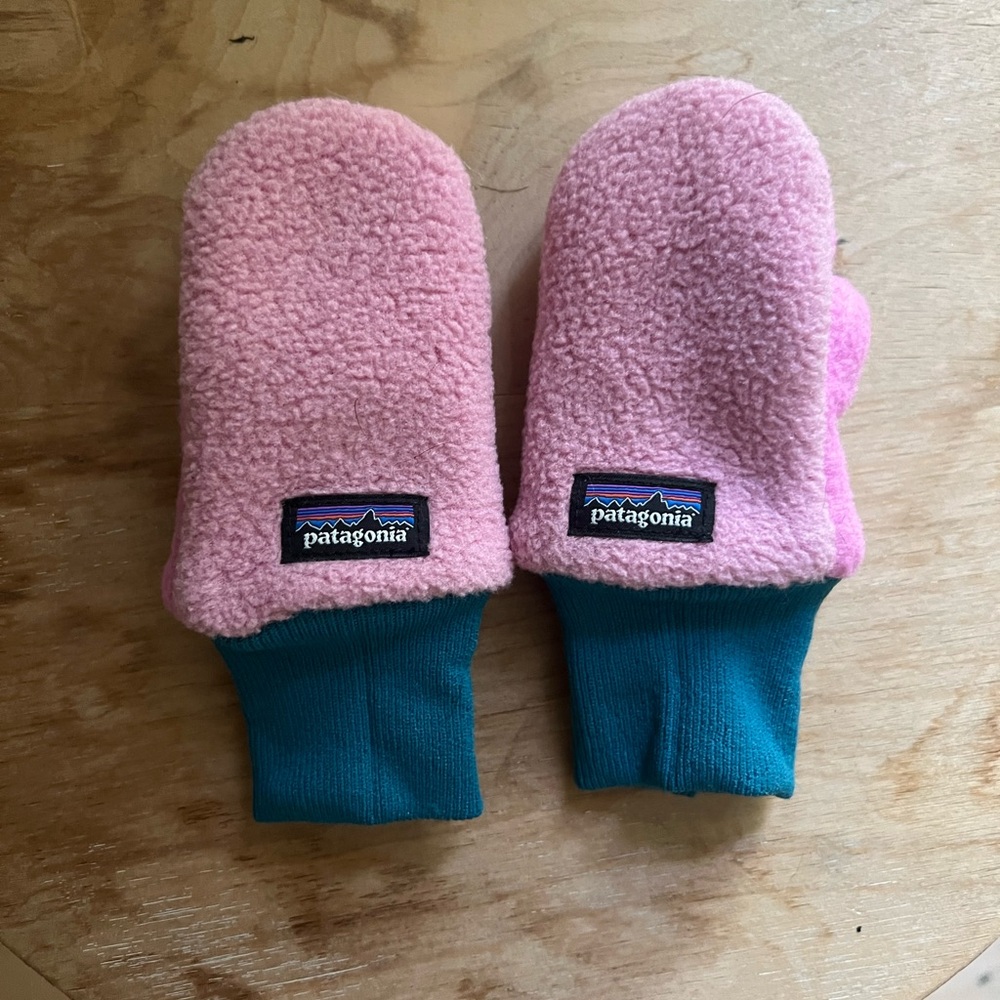Patagonia Kids Mittens in Pink and Teal